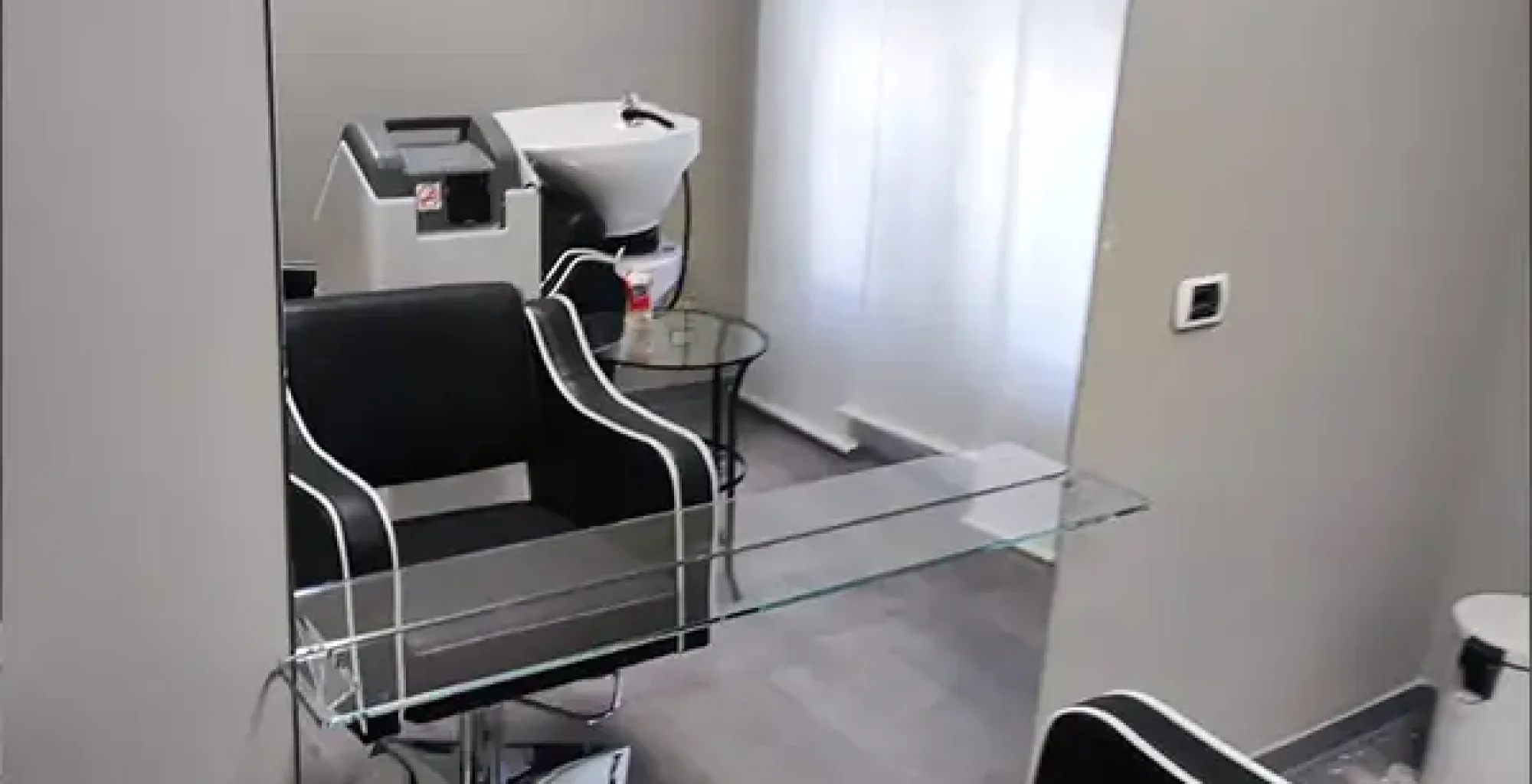 specchio su misura con mensola parrucchiere