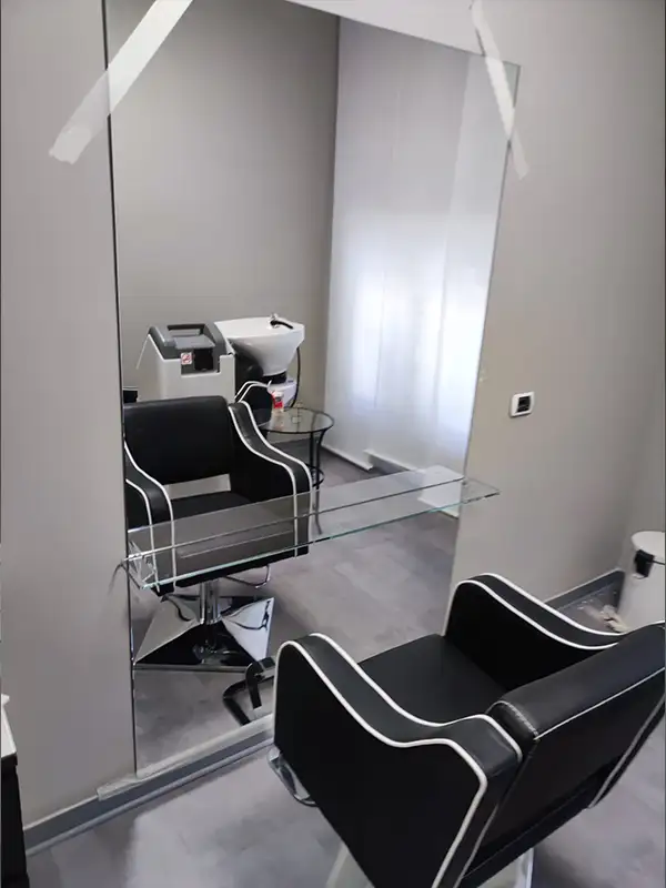 specchio su misura con mensola parrucchiere