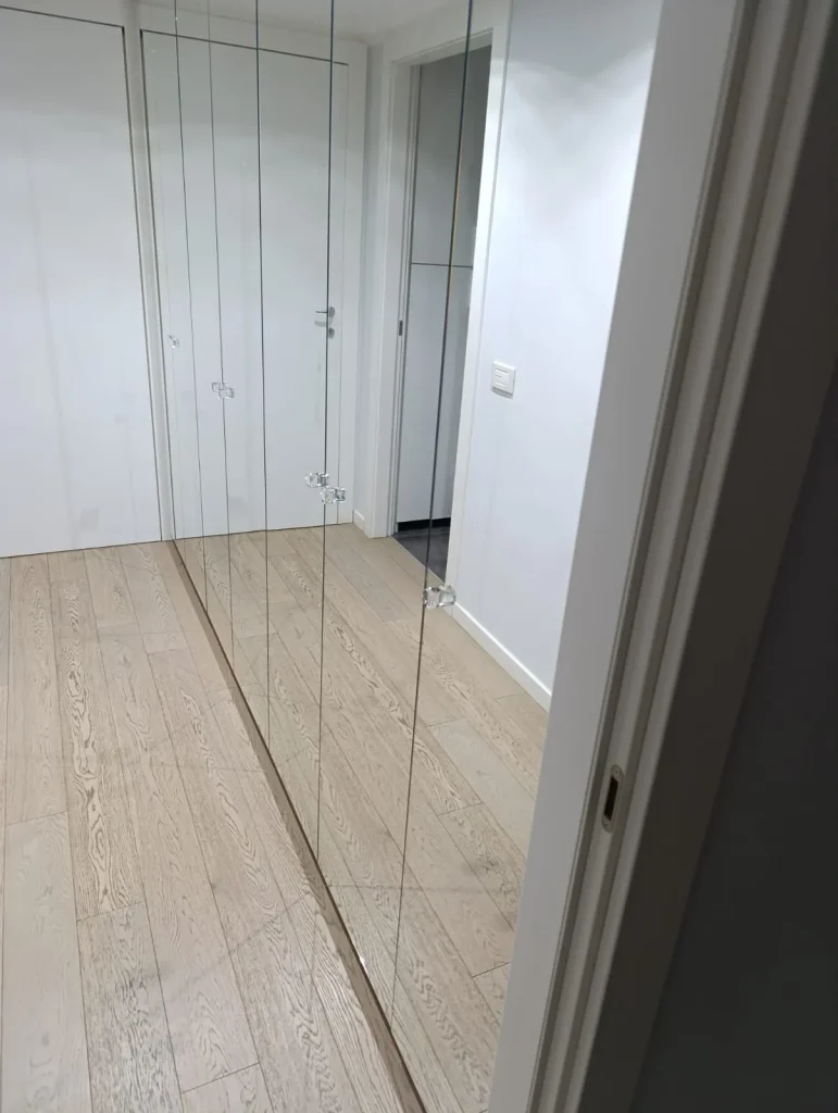 armadio specchio pomelli cristallo